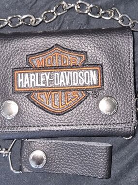 Harley-Davidson Black Leather Chain Wallet with Logo Patch